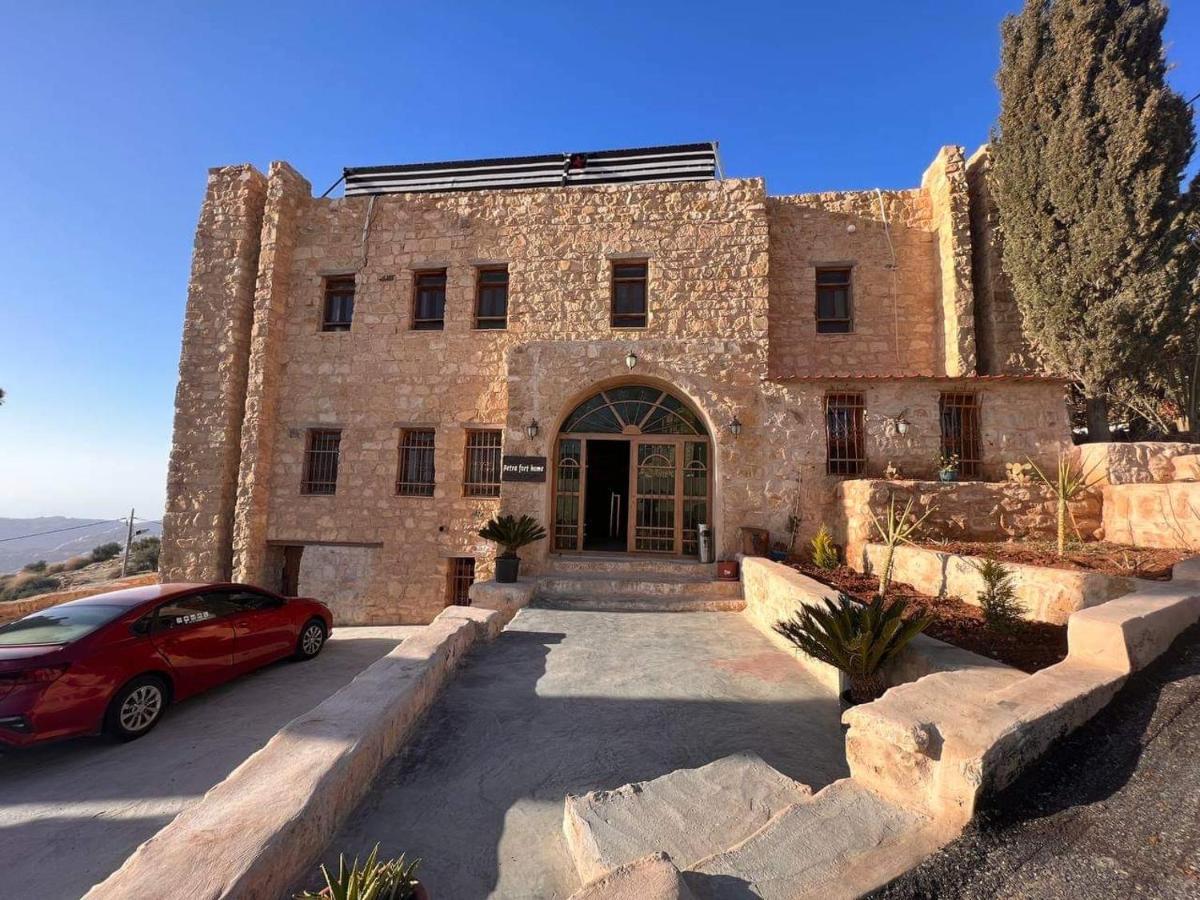 Petra Fort Hotel Wadi Musa Exterior foto